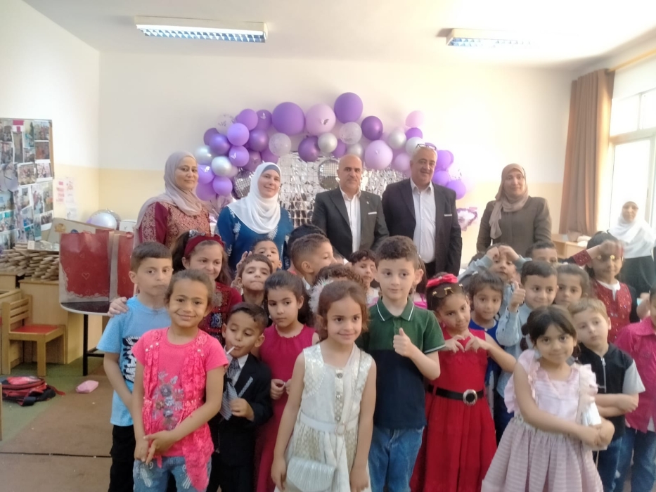 جويعد يرعى تخريج مدرسة عجلون الأساسية المختلطة