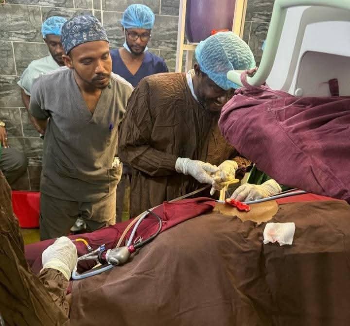 نجاح أول عملية PCNL لتفتيت واستخراج حصاوي الكلى بدون جراحة