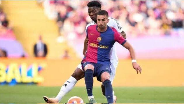 برشلونة يواجه خطر خسارة توريس مقابل 50 مليون يورو