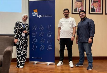طلبة “هندسة الطاقة المتجددة” يشاركون في مؤتمر علمي حول حلول الطاقة المتجددة