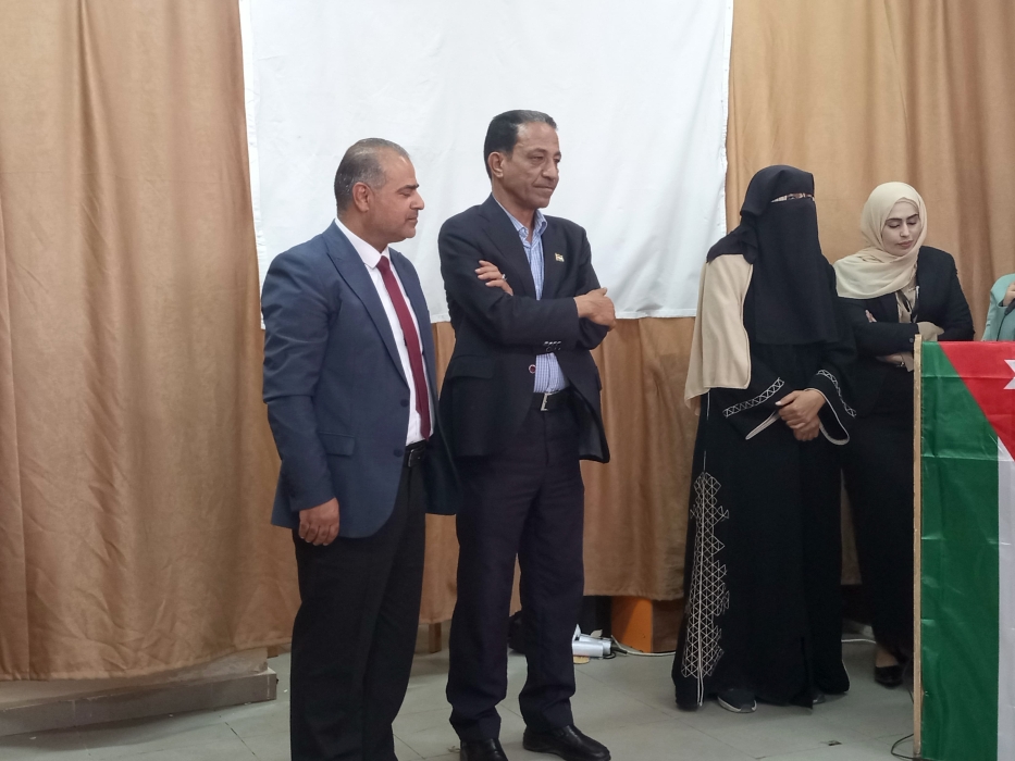 مدير تربية الموقر يرعى احتفال تخريج طلبة التعليم الدامج