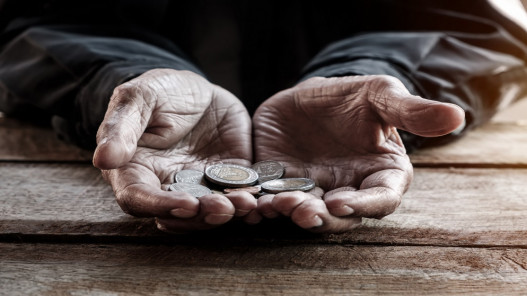 ضبط متسول بحوزته 752 دينارا ولديه أملاك في مدينة إربد