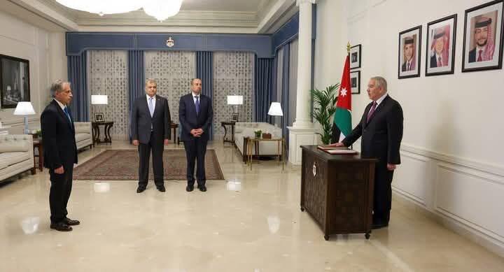 المجالي يؤدي القسم القانوني أمام رئيس الوزراء