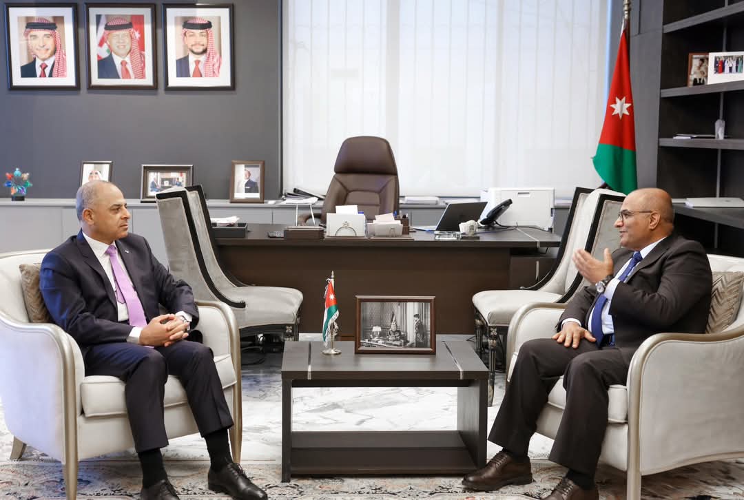 وزير الدولة لتطوير القطاع العام يلتقي مجلس نقابة الصحفيين ويؤكد دعم الحكومة لتطوير المهنة