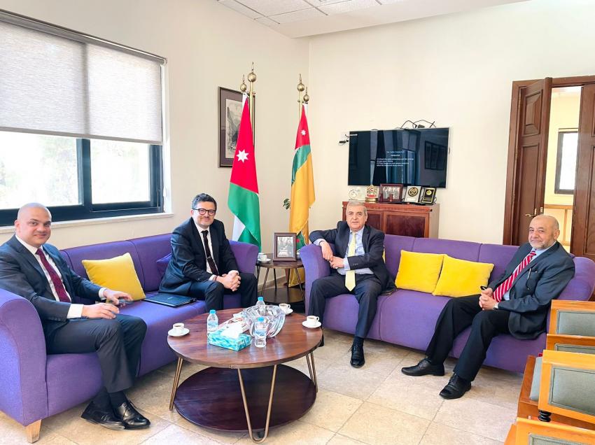السفير الهندي يزور مركز الدراسات الاستراتيجية في الجامعة الاردنية