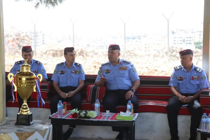 العميد ينال الجازي يكرم فرق الأمن العام للكيك بوكسينغ والكراتيه والطائرة الشاطئية لإنجازاتهم المحلية صور