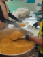 الهيئة الخيرية تواصل تقديم الوجبات الساخنة في غزة رغم إغلاق المعابر