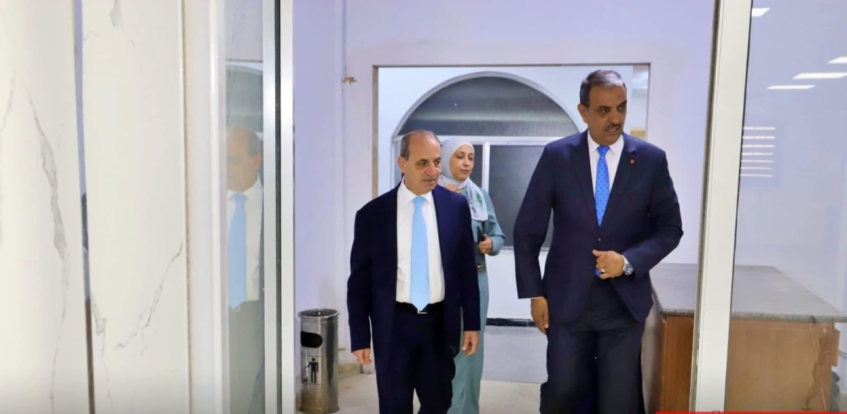 وزير الإدارة المحلية يتفقد واقع الخدمات في بلدية الظليل