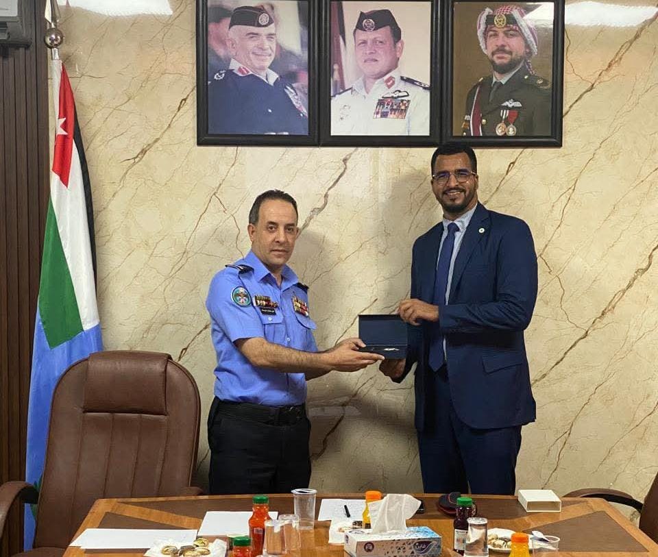 وفد من الأمانة العامة للإنتربول يزور  إدارة الإقامة والحدود صور