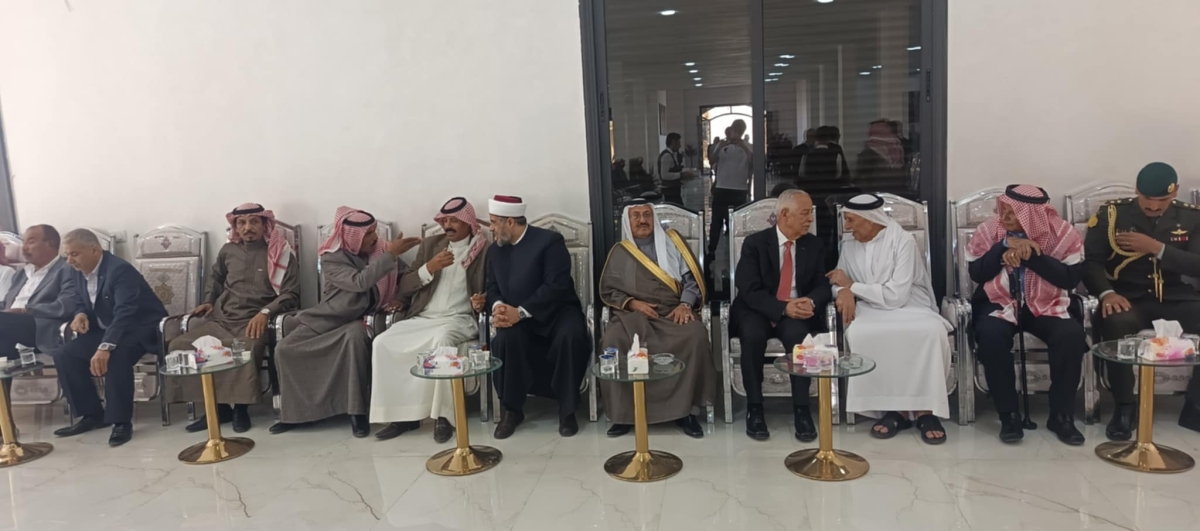 رئيس الديوان الملكي ينقل تعازي الملك وولي العهد إلى عشيرة الخريشا بوفاة الشيخة بدره الطحان
