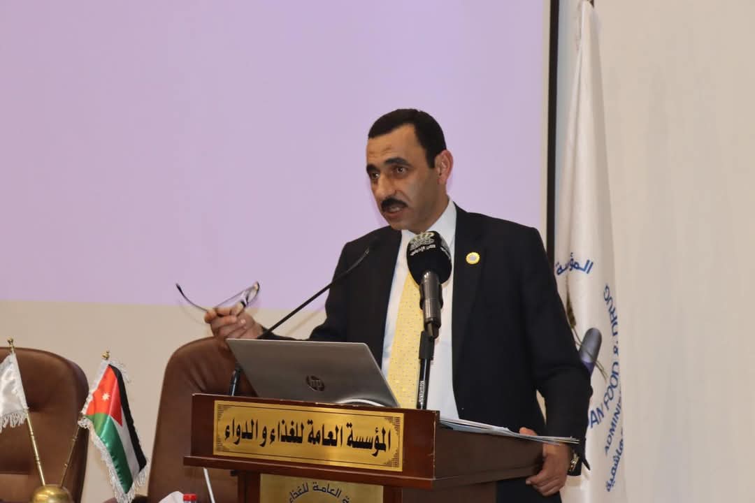 لقاء في مؤسسة الغذاء والدواء يناقش الصناعة الدوائية..صور