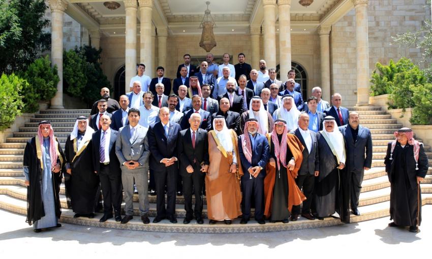 العيسوي يلتقي وفدا من وجهاء وأبناء الطفيلة