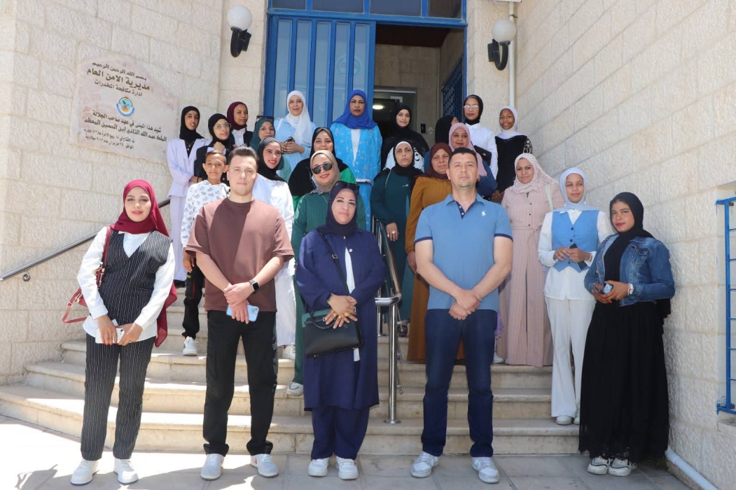 وفد من مركز شابات غور الصافي يزور إدارة مكافحة المخدرات في إطار برنامج توعوي مشترك ـ صور