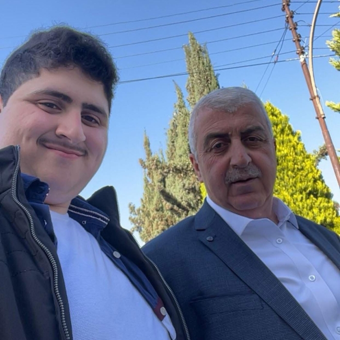 الشاب وسام عزام الجعبري يهنئ الملك وولي العهد بعيد استقلال المملكة الأردنية الهاشمية 79