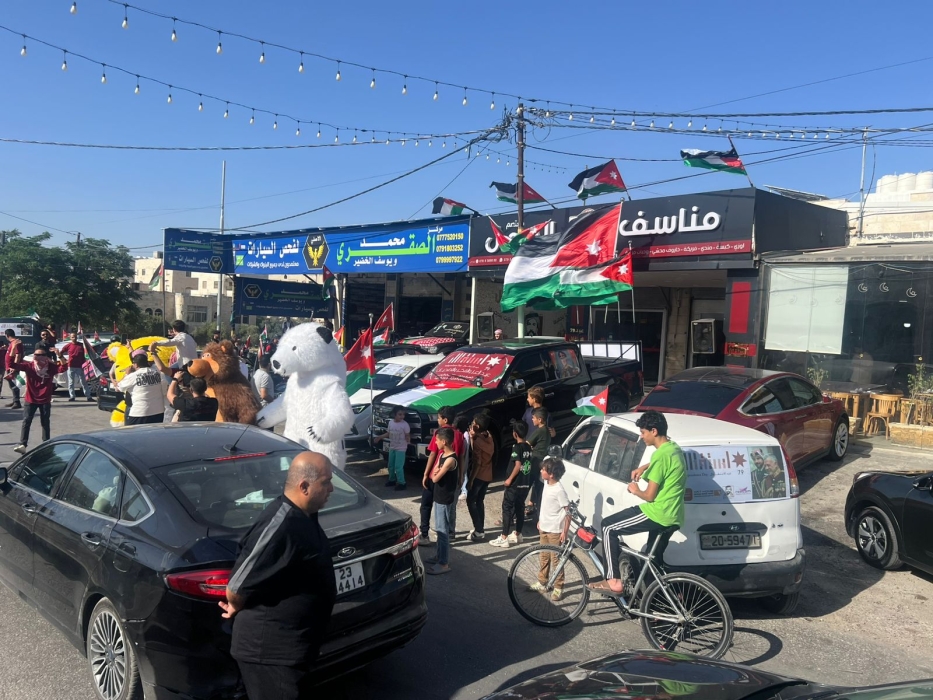 بمناسبة عيد الاستقلال ال 79 .. مطعم مناسف معتصم الجمل ينظم احتفالية