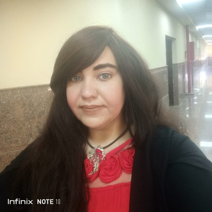 أحببتُ فِيكَ رِضائُك عما صنعت، فتضعنِى ملِكة تنظُر إلىّ بِكُلِ رِفق إذا ما إلتقينا وِسطَ جمع