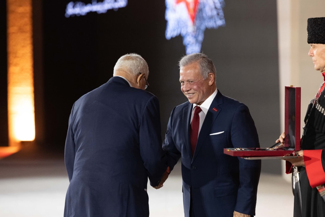الملك ينعم على البكار بوسام الملك عبدالله الثاني بن الحسين للتميز من الدرجة الأولى
