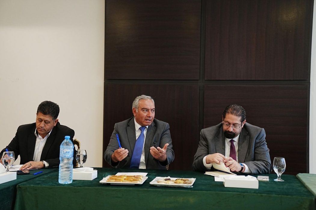إقليم البترا وعدد من مكاتب السياحة الوافدة يناقشون تطوير المنتجات السياحية وتعزيز التسويق للبترا
