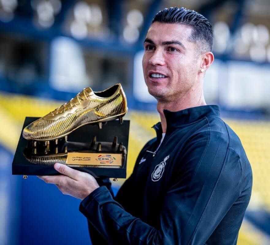 رونالدو يتوج بالحذاء الذهبي في دوري روشن السعودي