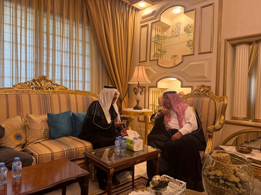 مستشار جلالة الملك لشؤون العشائر البلوي يزور مجموعة من الشيوخ في منازلهم للاطمئنان على صحتهم