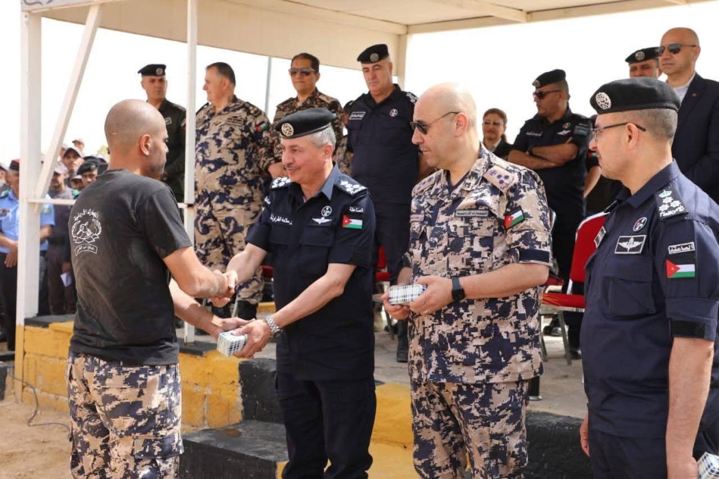 الجمارك: تخريج دورة الموظفين المستجدين... صور