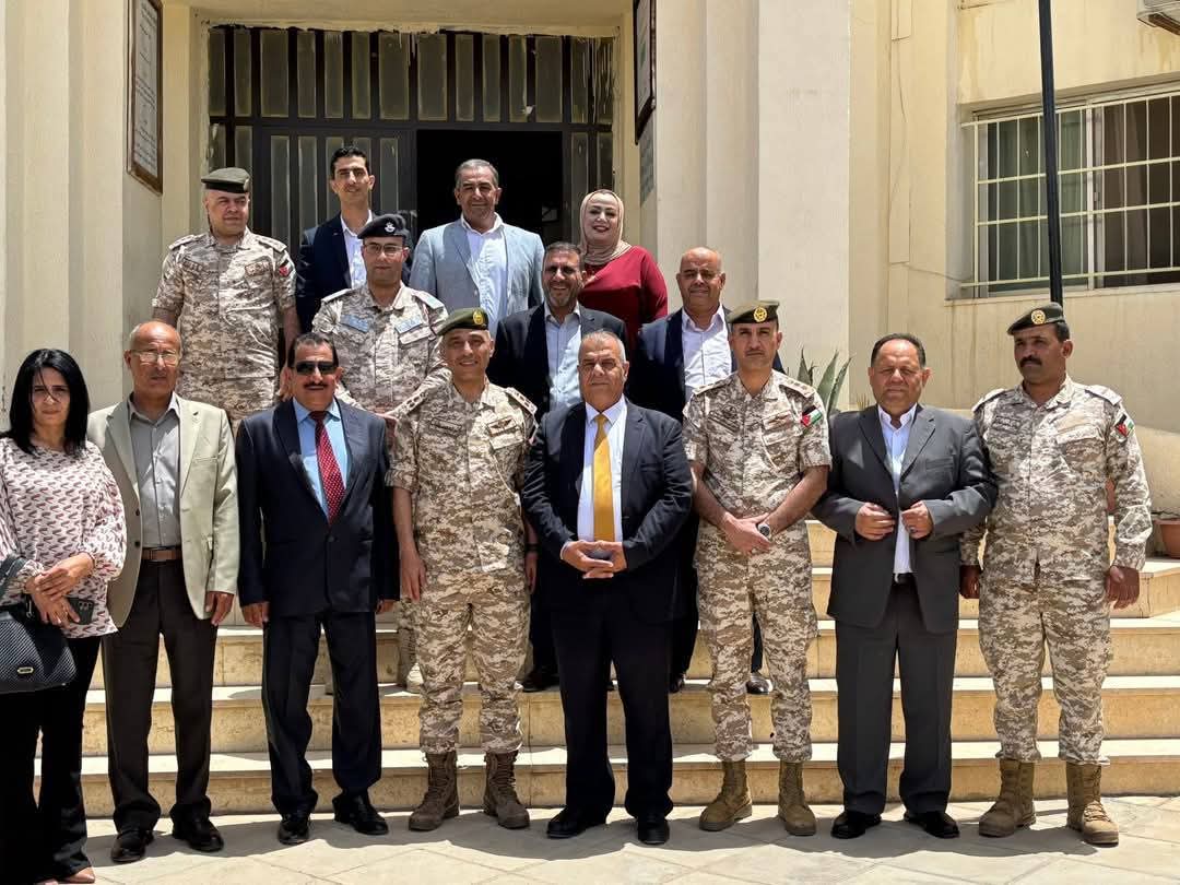 مجلس محافظة الزرقاء يزور معهد تدريب الزرقاء التابع  للوطنية للتشغيل والتدريب