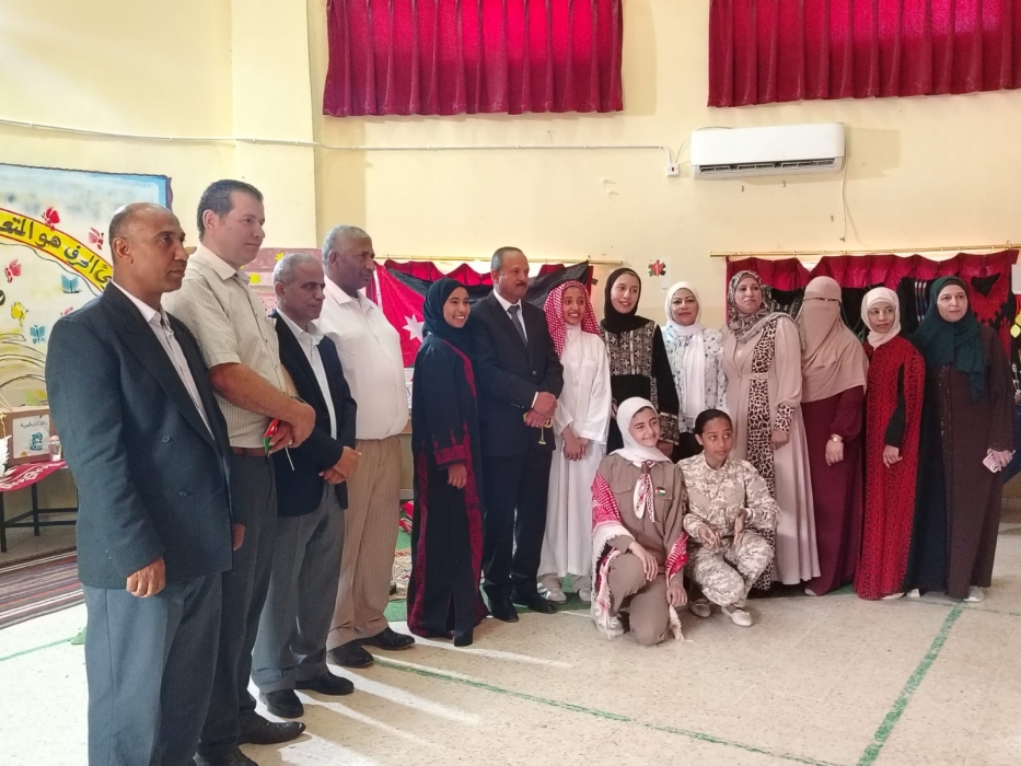 مدرسة الطوال الشمالي تحتفل بعيد الاستقلال الـ79 بمعرض تعليمي مميز  صور