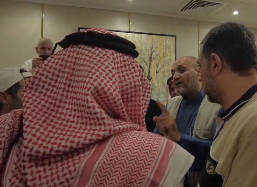 حاج اردني وجبات الطعام المُقدمة تعادل فنادق 7 نجوم