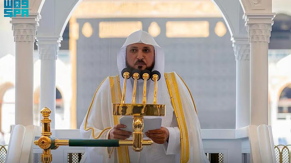 خطيبا الحرمين يقصران خطبة وصلاة الجمعة اليوم ويبرزان فضل عشر ذي الحجة