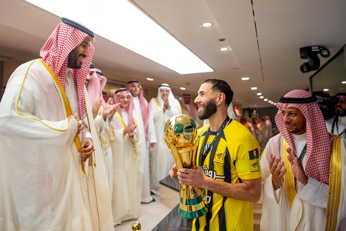محمد بن سلمان يتوِّج الاتحاد بكأس الملك في السعوديه...صور