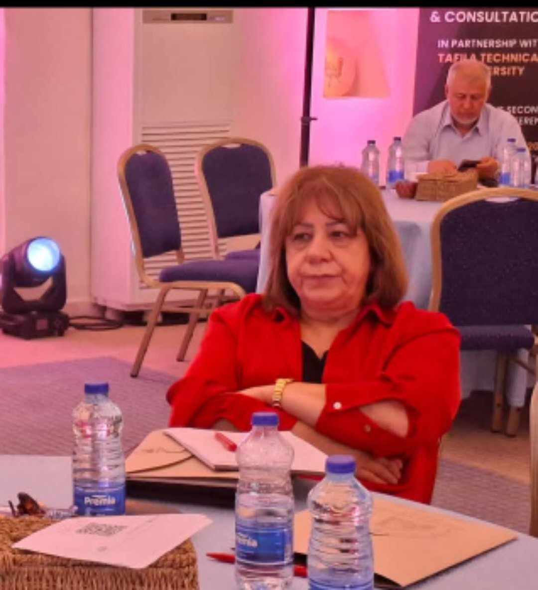 الخفش تكتب بيئة العمل عندما يهون الخطأ ويكبر الاحترام