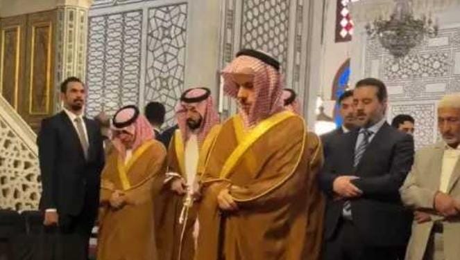 من قلب دمشق.. وزير الخارجية السعودي يؤم المصلين في المسجد الأموي