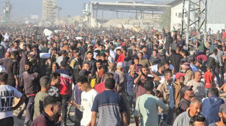 30 شهيدا في مواقع توزيع المساعدات بغزة فجر الأحد