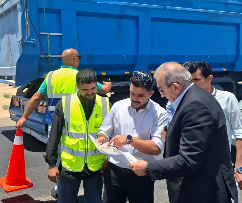 وزير الأشغال يتفقد مشاريع طرق استراتيجية في معان والعقبة ويوجه بتسريع وتيرة الإنجاز ...صور