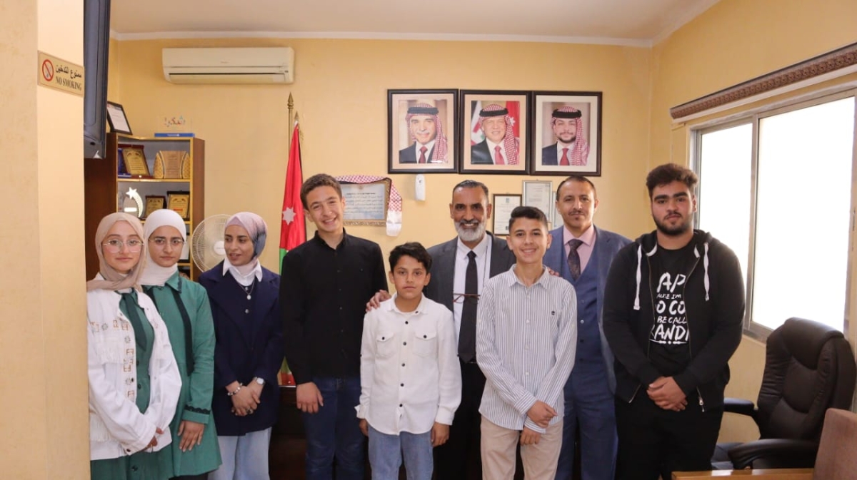 الشقيرات يكرم أعضاء برلمان مديرية تربية الشوبك