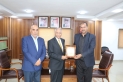 الرقاد يتسلّم دروع شكر من مديريات تربية إقليم الوسط المشاركة في مشروع التدريب العسكري والتربية الوطنية