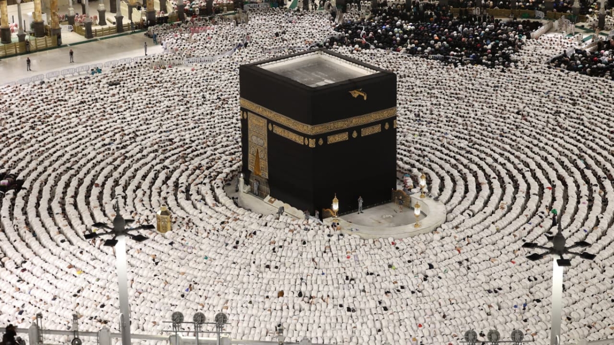 مكة المكرمة تبدأ استقبال حجاج الداخل لأداء طواف القدوم