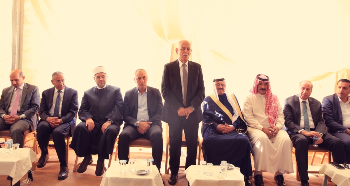 مندوبا عن الملك وولي العهد.. العيسوي يعزي عشيرة الفالح العجارمة...صور