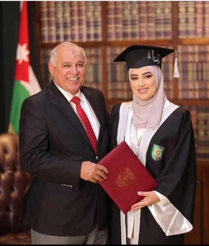 مبارك لـــ نداء الزيود بمناسبة تخرجها من كلية الطب البشري بجامعة البلقاء التطبيقة