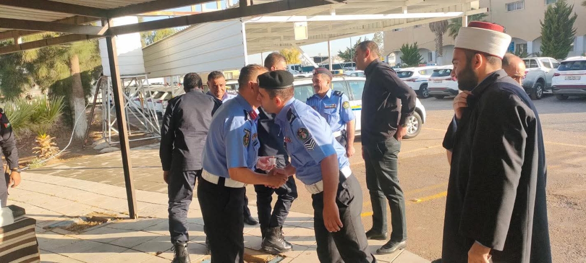 مدير الدوريات الخارجية يهنئ المرتبات ويطلق مبادرة عيد مبارك بلا حوادث