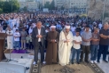 آلاف المصلين يؤدون صلاة عيد الأضحى في الساحة الهاشمية بجرش وسط أجواء إيمانية مهيبة