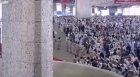 حجاج بيت الله الحرام يرمون الجمرات الثلاث في أول أيام التشريق