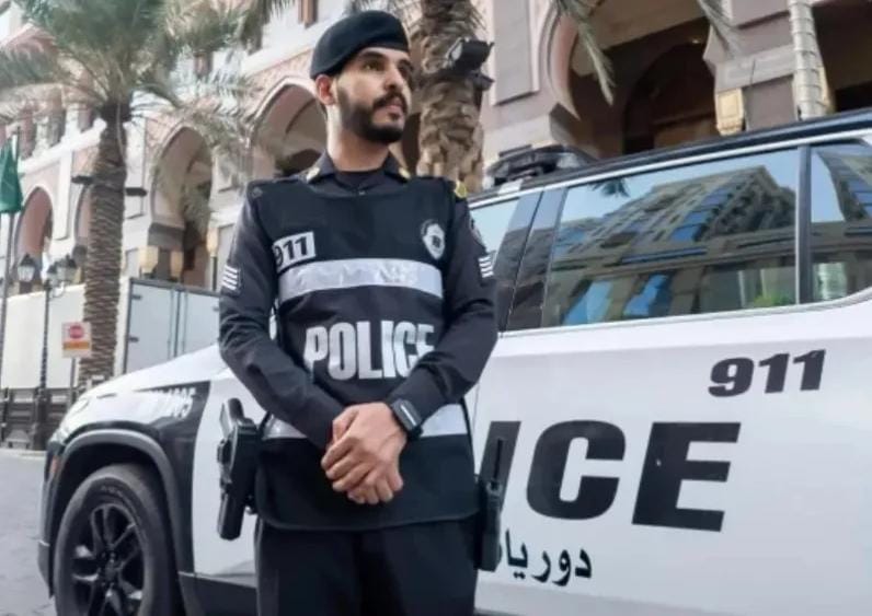 السوار الطبي الذكي يثير تفاعلاً واسعًا على مواقع التواصل خلال موسم حج 1446 هـ
