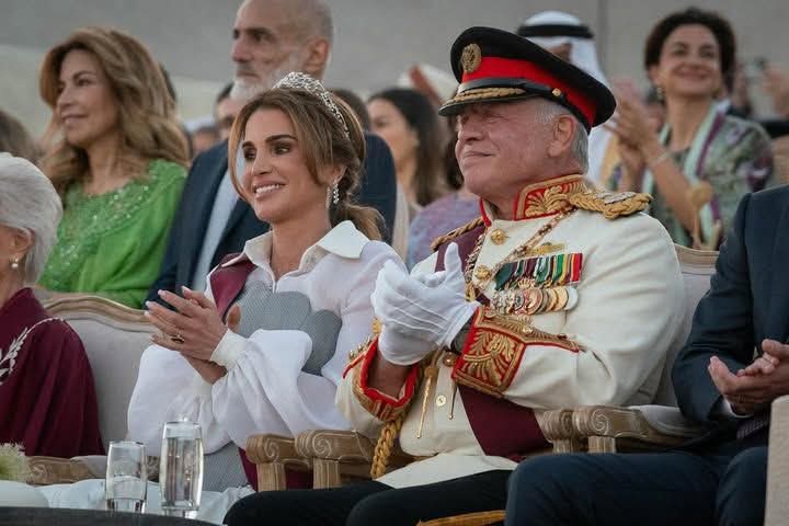 رئيس الوزراء يهنئ جلالة الملك بعيد الجلوس الملكي: هنيئاً لنا بكم سيدي