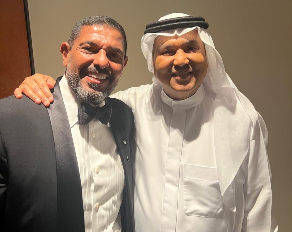 بحفلين في دولتين مختلفتين خلال 48 ساعةفنان العرب محمد عبده والمايسترو هاني فرحات
