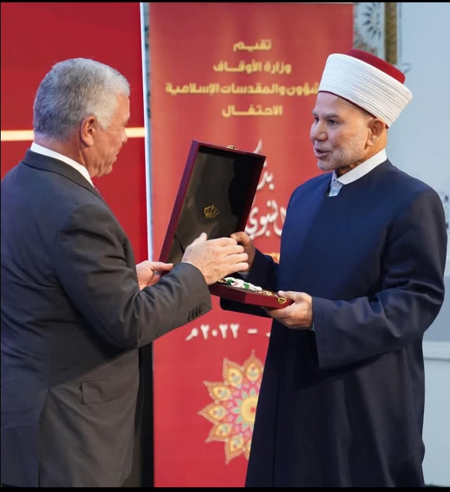 فضيلة الشيخ عبد الكريم الخصاونة.. قامة دينية وقضائية في مسيرة الأردن