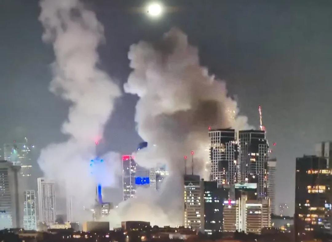 القناة 13 الإسرائيلية : دمار غير مسبوق في منطقة تل أبيب .. مسؤولون يصفونه بأنه الأسوأ من نوعها