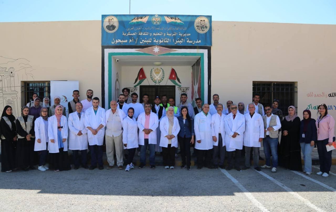 حملة البر والإحسان تنظم يوماً صحياً مجانياً في مدرسة البترا  أم صيحون...صور