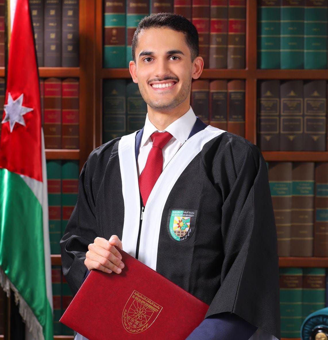 العميد م  القاضي العسكري عوض الخريشا يحتفل بتخرّج نجله الدكتور محمد من كلية الطب