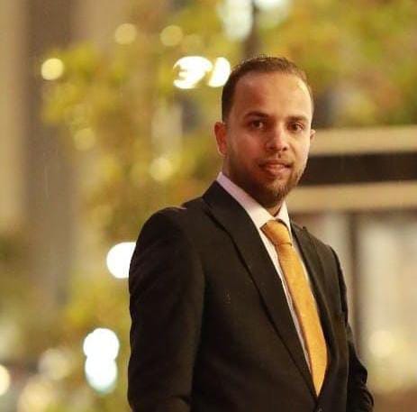 الصقور يكتب :إن لم تكن تحمل هم هذا الوطن فأنت حمل وهم عليه